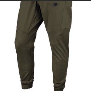 Nike men’s pants